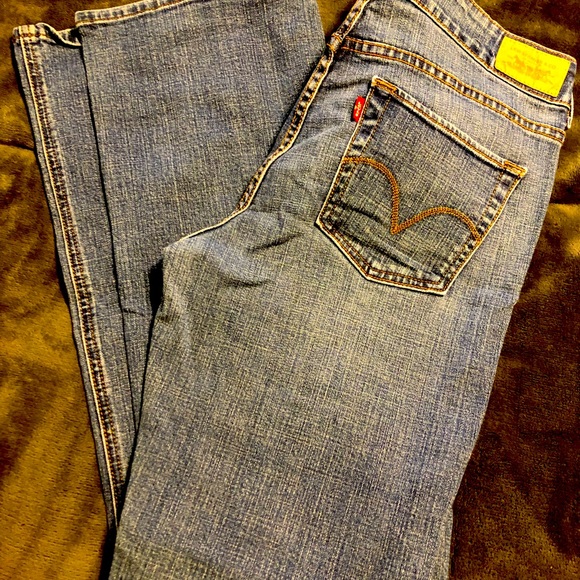 Levi's Denim - Levi’s slender boot cut 526 jeans. Size 8. Double button. Like new condition.